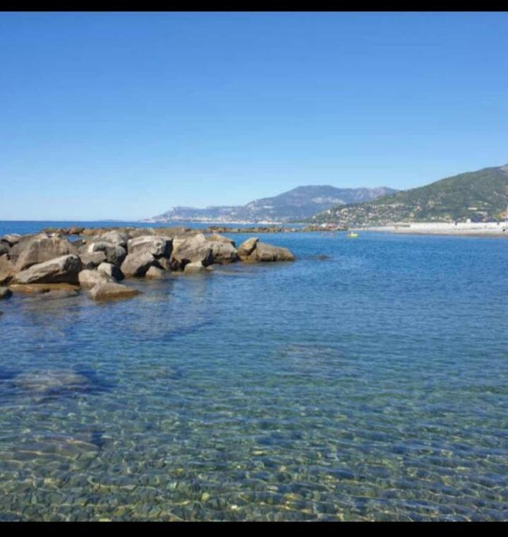 Affittacamere L'Orchidea Ventimiglia Ngoại thất bức ảnh